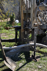 A homemade drilling rig for extracting water at shallow depths.