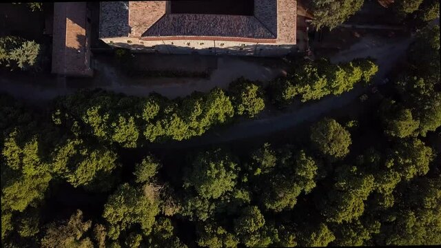 vista aerea dal drone del santuario del Beato Sante a Mombaroccio, pesaro, Marche, Italia