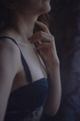 Obraz premium girl gestures and hand movements near the face