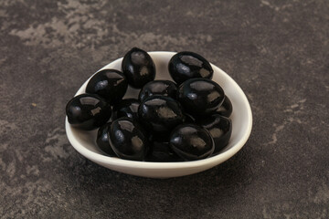 Black olives in the bowl