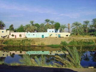 Egypte, village sur les rives du  Nil