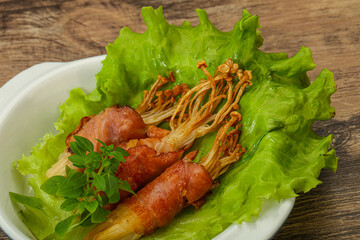 Roasted enoki mushrooms with bacon