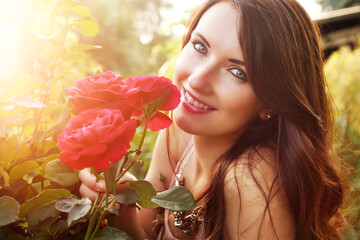 junge Frau mit Rose