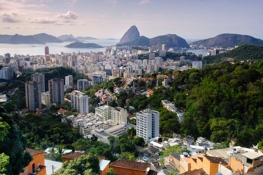 View of Sugar Loaf mountain (Pao de Acucar) and Botafogo neighbourhood, Botafogo, Rio de Janeiro, Brazil