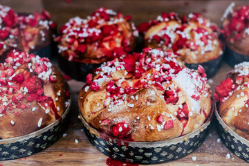 Délicieux dessert saint-genis - Brioche aux pralines et sucre
