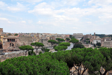 Fototapeta na wymiar The magnificent historical center of the ancient city of Rome. Ancient ruins. Sightseeing in 2019.