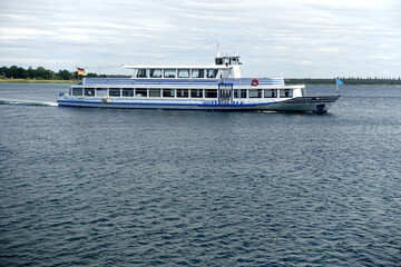 Obraz premium Schiff auf dem Goitzschesee 