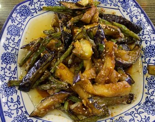 Aubergines et d'haricots à l'huile, plat chinois