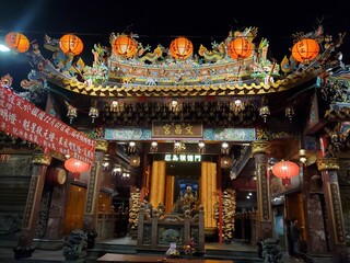 Fototapeta premium Colorful shrine in Taipei
