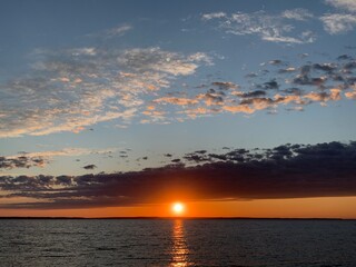 Obraz premium sunset over the sea