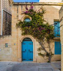Fototapeta na wymiar Old door in the old town of Mdina