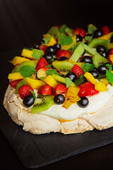 Pavlova cake 