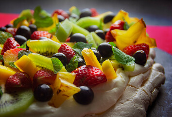 Pavlova cake 