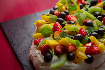 Pavlova cake 