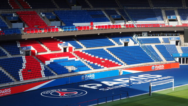tribunes du parc des princes &agrave; Paris
