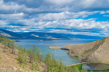 Fototapeta na wymiar Lake Baikal, Mukhorsky Bay, view of the sandy beach of the Zuun Khagun Bay