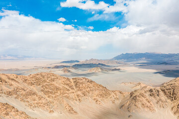 Fototapeta na wymiar sand mountain in the desert