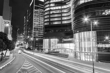Naklejka premium Street of downtown od Hong Kong city at night