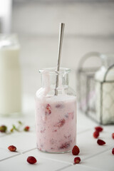 homemade greek yorugrt with strawberries