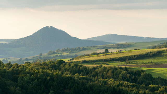Ausblick von der Burgruine in den Hegau