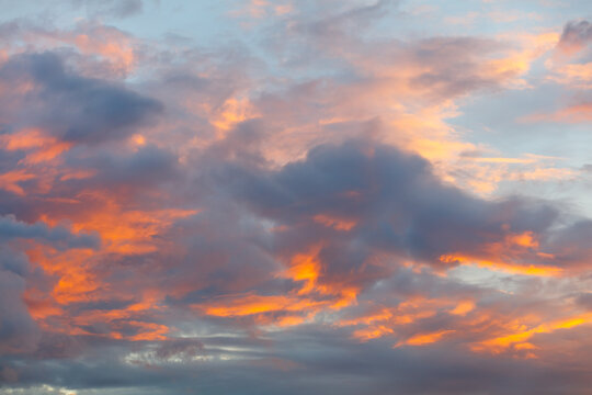 Evening sky with red clouds © Lensplayer