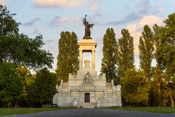 Cementery in Fiumei road. It has lot famous Hungarian people grave found there. politicians writers painters artists  or hisorical people for example. Amazing frescos monumnets maousoleums.