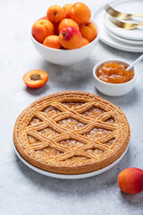 Sweet crust cake with apricots