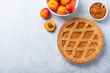 Sweet crust cake with apricots