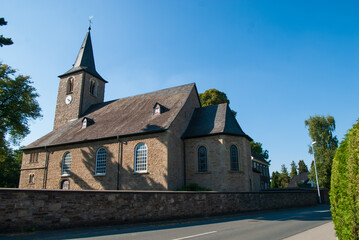 Fototapeta na wymiar St Laurentius Kirche, Mintard, Mülheim an der Ruhr