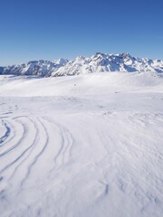 Wind traces on the snow