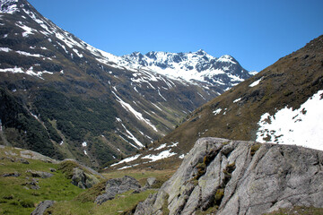 Berglandschaft am Fl&uuml;elapass in der Schweiz 27.5.2020