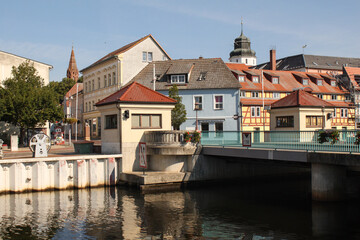 Romantisches Ueckermünde; Stadthafen mit Klappbrücke und Altem Bollwerk