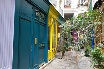 Fototapeta na wymiar street in the old town of paris