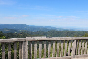 Aussichtspunkt im Schwarzwald mit Ausblick