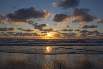 Fototapeta premium sunset over the sea