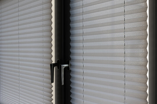 Plissees Jalousien Rollos an Fenster