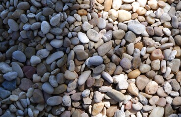 Suelo de piedras con luz y sombra