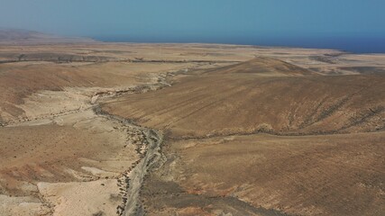 desert that joins the sea for its mountains and ravines