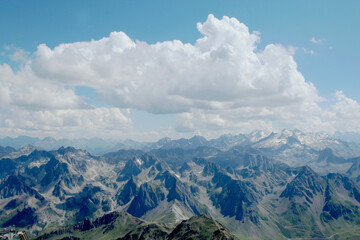 Naklejka premium les montagnes dans les Pyrénées en France