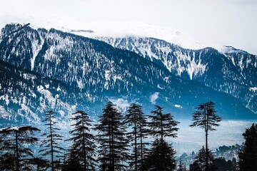 The gaint mountains covered with snow in manali