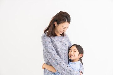 Fototapeta premium 笑顔の親子 ハグ
