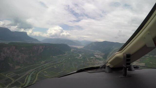 Pilot's Point of View Flying a Private Jet, Mountain Valley Approach