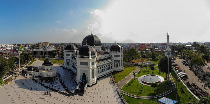 Masjid Besar Medan (Masjid Raya Al Mashun) Medan, Indonesia with blue sky and landscape