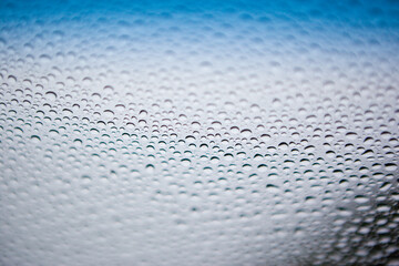 フロントガラスの雨粒	