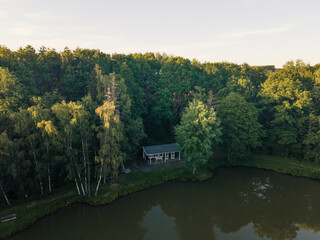 Obraz premium Haus am See bei Mogendorf