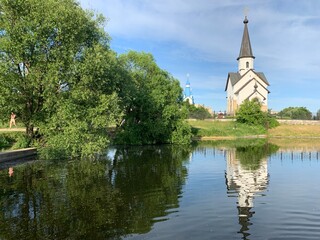 Fototapeta na wymiar small russian church