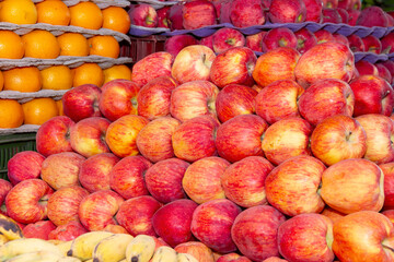 apples in the market