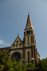 Fototapeta na wymiar church in budapest
