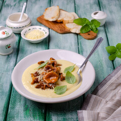 Traditional polenta with mushrooms and cheese