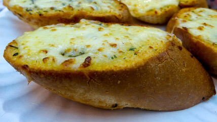garlic bread with cheese